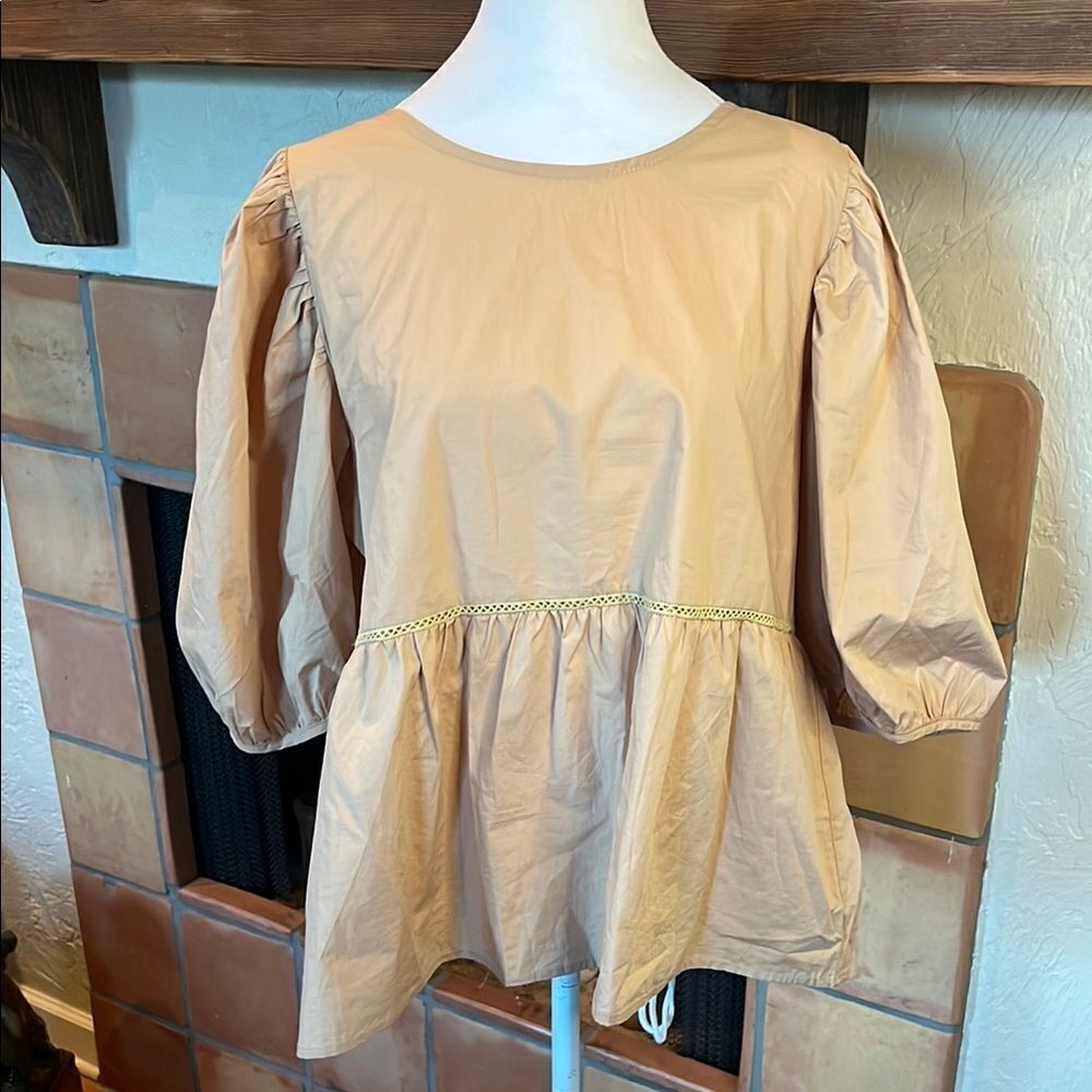 Blue Tassel Women's Beige Puff Sleeve Top, size M